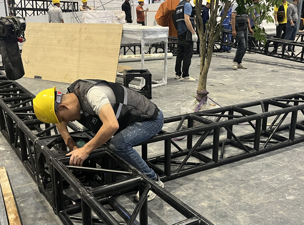 如何預(yù)防展臺坍塌？專業(yè)展覽展會搭建公司為您提供建議